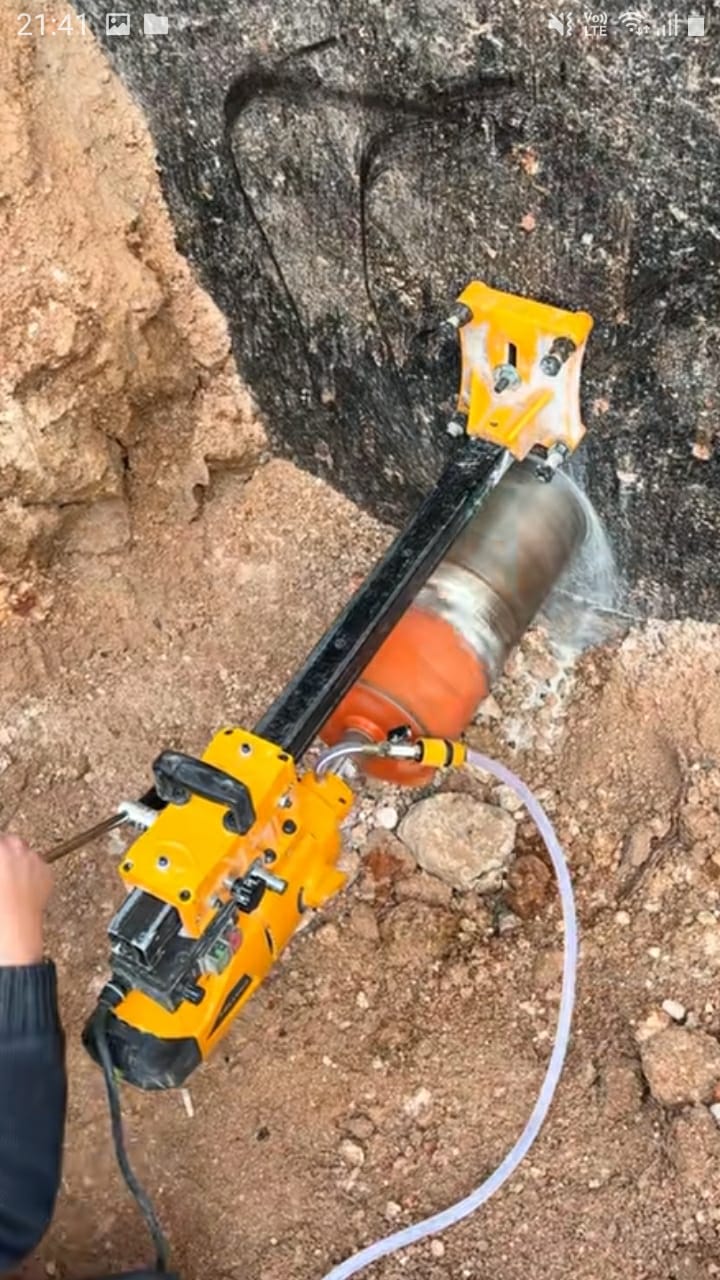 Sert zeminlerde elmas uçlu endüstriyel karot ve beton delme işlemi İstanbul Karotçu